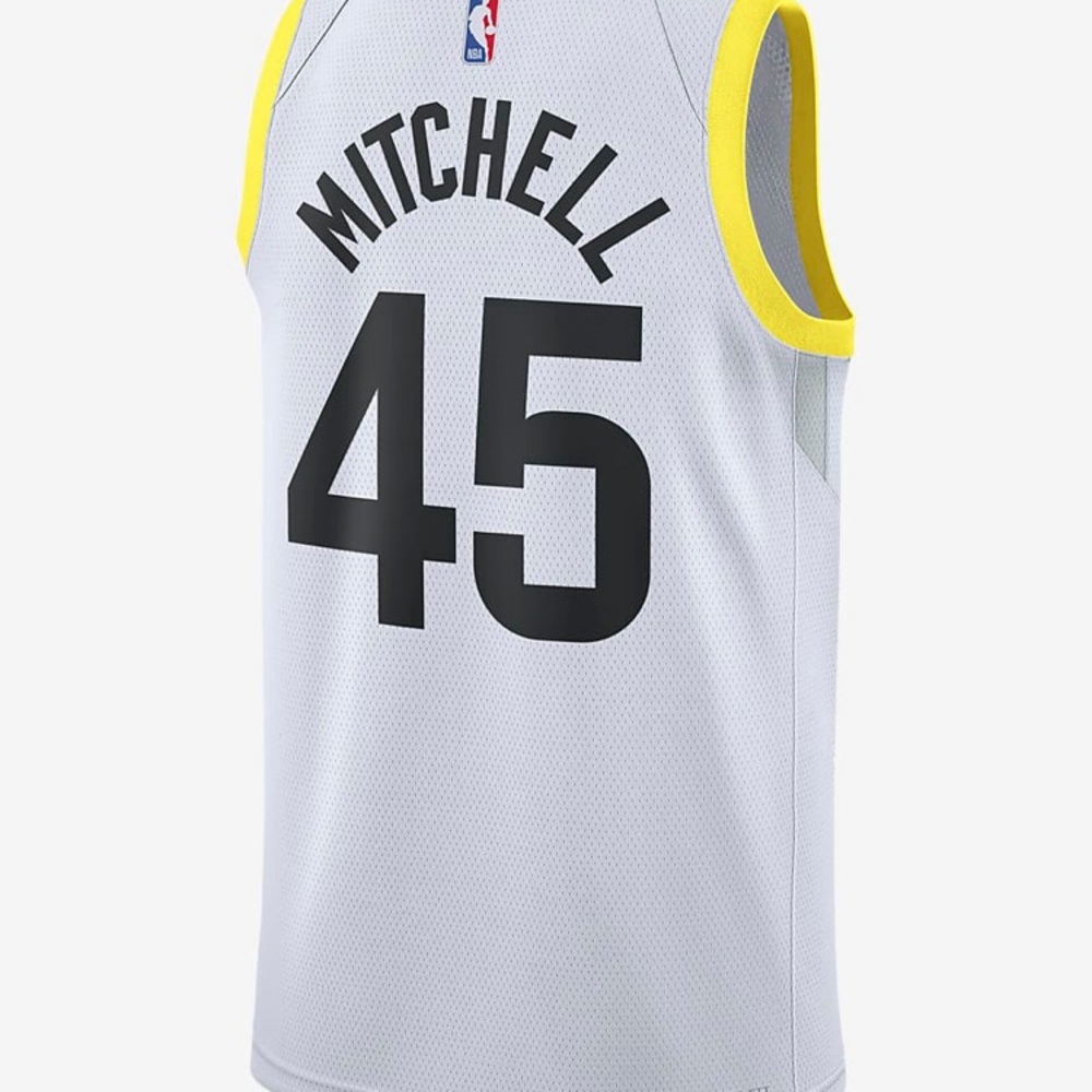 Utah Jazz Association Edition 2022/23
Men's Nike Dri-FIT NBA Swingman Jersey